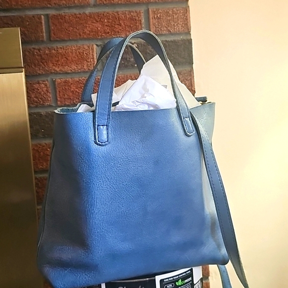 Portland Leather Blue Tote with Adjustable Strap - Picture 3 of 6